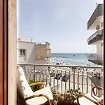 Guesthost - Bella Vista With Seaview Balcony Appartamento *