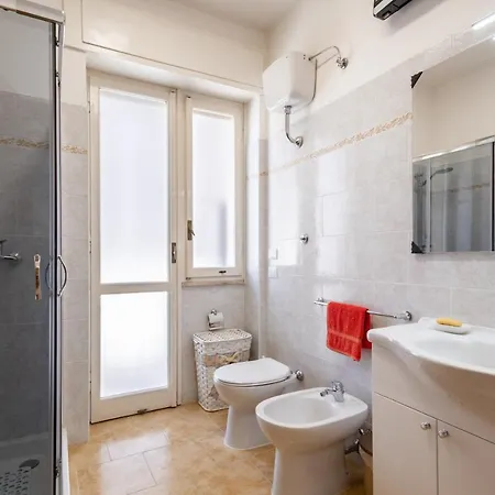 شقة Guesthost - Bella Vista With Seaview Balcony *