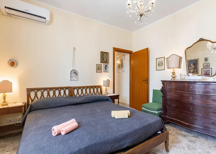 Guesthost - Bella Vista With Seaview Balcony